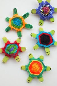 Weaving Cute Baby Turtles Using God's Eye Weaving Pattern