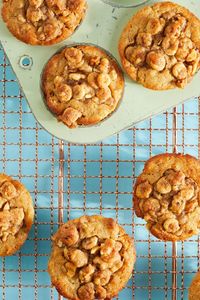 This muffin is packed with Honey Nut Cheerios (you can use whatever O-shaped cereal you have) and mashed banana. It’s everything you’ve wanted and more.#cookies #cookierecipes #bakingrecipes #dessertrecipes #cookieideas