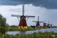 Fotograferen op Kinderdijk met de molens verlicht – nldazuu fotografeert blauwe uur, fotografie van landschappen en beeldmaker van stedelijke landschappen