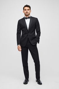 A premium Italian wool tuxedo for all the big events in life.