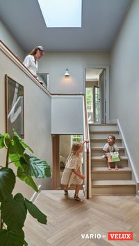 Hallways often tend to be dark and cramped, making it a difficult room to make pretty and homey. Not for Frederik and Katherine, though. Get inspired by how they chose to renovate their hallway 😊

#homeimprovement #variobyvelux #velux  #rooflights #skylights #roofwindows #bespoke #daylight #designerroofs #roofs #lightwell #remodelling