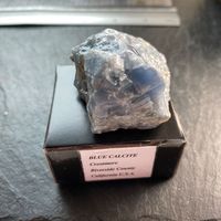 SPECIMEN : CALCITE WEIGHT : 67g SIZE : 50 x 40 x 40mm PROVENANCE : CRESTMORE, RIVERSIDE COUNTY, CALIFORNIA, U.S.A. WITH MINERAL COLLECTION IDENTIFICATION DOCKET MF1036