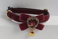 "Plum velvet Cat collar/ Victorian Cat collar/Individual Tag collar/Bow Crystal/Cat collar/Bow with bell/pet collar/Chihuahua collar/royal Velvet collar/dog velvet collar/Non-Breakaway/Breakaway ---------------------------------- Collar sold without ID Tag. If you want to order small gold id tag, please follow the link: https://www.etsy.com/listing/1067053039/mini-personalized-id-tagcat-collarkitten ---------------------------------- Check out this collar model in lavender color.  Follow the link: https://www.etsy.com/listing/1510703009/lavender-cat-collar-bow-bellid-tag-cat -------------------------------------- Velvet collar for a cat or small dog, 3/8\" wide.  A small velvet bow, 1.5 inches in size. The bow can be removed by yourself.  The bow fits any other collar size from 3/8\" to 1/