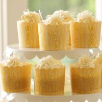 A delicious Banana Cupcake Recipe with smoothy and creamy cream cheese frosting! The perfect cupcake recipe for a Bridal Shower or Baby Shower, Mother's Day or Easter Dessert!  #entertainingwithbeth #recipevideos #BananaCupcakes #BananaCupcakeRecipe #BananaCupcakesEasy #BananaCupcakeswithCreamCheese