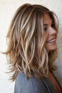 Layered Haircuts for Medium Length Hair You Need to Try Now