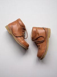 Please note this style will start shipping early October. Our charming, vintage-style, unisex Perfect Boot is crafted with sustainably-sourced leather, and tanned with vegetable tannins from tree bark. This century-old, eco-friendly tanning practice requires highly skilled craftsmanship and results in LWG certified lea