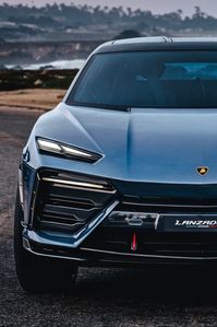 Lamborghini Lanzador Concept 2023 Motor: 2x Electric Power: 986 kW / 1,341+ hp