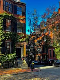 #boston #apartment #beacon #architecture #brownstone #aesthetic #fall #seasons