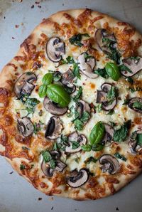 Mushroom, Garlic, & Spinach Pizza