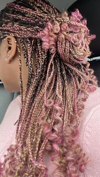 These pink and blonde braids with curls are soooo cute! I'm more of a conventional hair color girl (black, brown) but these would look so good on somebody!  pink and blonde braids, pink braids, pink braids for black women