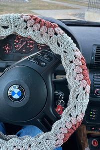 It’s fun and easy to spruce up your car following these free car accessories crochet patterns! Including crochet steering wheel covers, belt strap covers and more