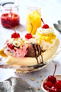 Banana Split Recipe {Classic} - Two Peas & Their Pod