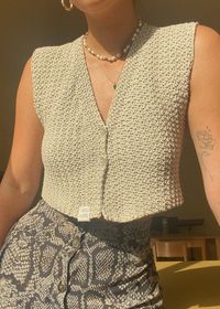 A written PDF pattern on how to make a made-to-measure Vest Top that can take You from summer straight to autumn! Working great with both linen and wool yarn with a stitch created specifically for this vest.  *THIS IS A WRITTEN PATTERN NOT THE PRODUCT ITSELF!*