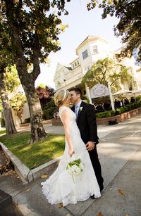 Sterling Hotel in Sacramento, California | Bride and Groom | Vintage Wedding | Urban Wedding | Downtown Sacramento California | Indoor Wedding Venue