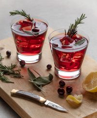 How to Make an Easy Cranberry Bourbon Cocktail