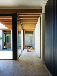 The Best of Both: Open Plan and Intimate in Melbourne: Hampton House II by Kennedy Nolan