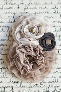 tutorial to make your own fabric flowers