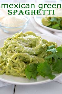 How to make Mexican Green Spaghetti - easy recipe with creamy roasted poblano sauce! Serve with chicken or shrimp, or a delicious vegetarian dinner!