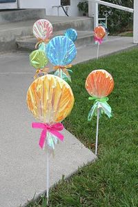 Decorados idóneos para una fiesta de dulces (con tutorial!) / Glorious Treats » {How-to} Make Giant Lollipop Decorations