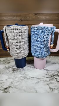 Original crochet pattern for A 40oz Traveler/ Stanley cup cozy/sleeve. This is a quick pattern taking about 1 1/2 hours to complete. Still fits easily in most cup holders!! :)  What's included: Well written and detailed instructions written in English using US terminology. Helpful progress photos along the way Links to quick video tutorials on special stitches Assistance with any questions just reach out to me at KnottyLoophole@gmail.com Be sure to read the Nitty Gritty Need to Know section befo