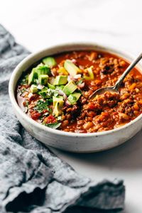 Sunday Chili! This is the BEST Sunday Chili! Beef, bacon, tomatoes, chopped veggies, beans, and spices - it's a cozy weather weekend essential! #chili #beef #soup