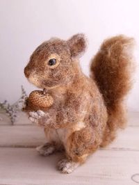 Realistic Needle felt Squirrel with Acorn, Squirrel, Felted gray squirrel, Squirrel gift, Woodland squirrel decor, Needle felt animals,