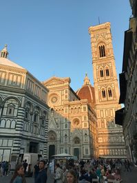 Exterior of the Duomo, Florence, Italy. Click for the ultimate guide to the perfect trip to Florence, the home of the Renaissance #florence #florenceitaly #florenceitalyphotography #italy #florencetravel #florencethingstodo #whattodoinflorence #florencedaytrip #florencefromrome #florencevisit #florenceart #florencetrip #florenceguide #florenceitinerary #florenceshopping #florenceduomo #uffiziflorence #accademiaflorence #pontevecchio