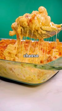 The ULTIMATE cheese pull from Tini's baked mac and cheese!