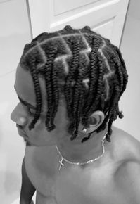 Mens Box Braids.  #boxbraidshairstyles #4chairstyles