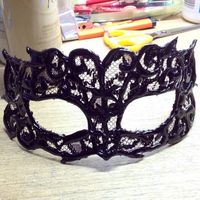 Diy Lace Masquerade Mask Using Hot Glue • Free tutorial with pictures on how to make a masquerade in under 150 minutes