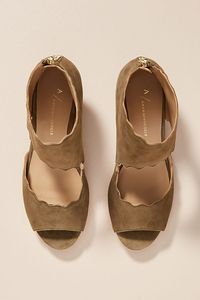 Anthropologie Scalloped Shooties | Anthropologie Fall Shooties