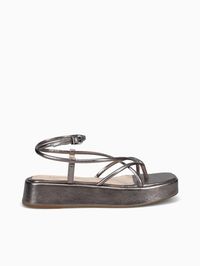 Limeira Pewter Met Lea This must-have platform features metallics that will shine no matter the occasion. Show off your stylish side with this eye-catching design.