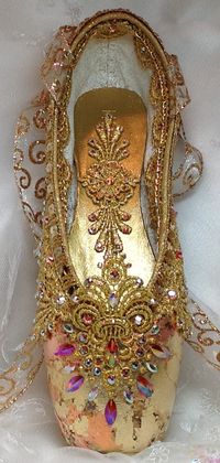 Gamzatti or Nikiya or Nutcracker Arabian decorated pointe shoe by Designs En Pointe on etsy.com