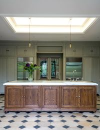 Bespoke Finish to Kitchen Island Doors | Kitchens & Bars