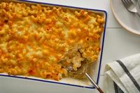 This mac and cheese recipe beats out the rest and will be a family favorite for any gathering. With its creamy, velvety consistency and rich flavor, homemade mac and cheese is the definition of comfort in a bowl.