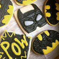 #batman #batmancookies #sugarcookies #decoratedcookies #buttercream #sweetpaisleycookies