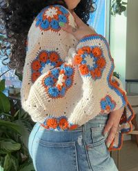 The Greta Sweater 💙🧡 This was one of my oldest WIP but I finally finished it and love how it came out! But now that the sun is out 🌞 I’m starting to work on spring projects.