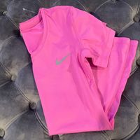 Nike Dri-Fit Fuschia Pink T-Shirt. Brand New Without Tags Perfect For A Run Or The Gym! Size Xs