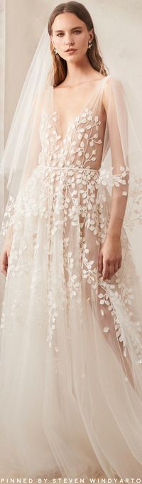 Oscar de la Renta Bridal Fall 2020 Lookbook #bridal2020 #fall2020 #fw20 #weddingdress #oscardelarenta