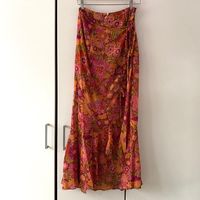 Free People Femme Edge Floral Print Maxi Skirt Size 0 UK4 New without tags Waist-down dressing Floral design High rise Tie-side details Regular fit More items available therefore print may vary