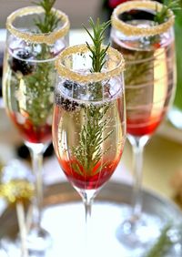 Perfect Holiday Signature Drink ~ The Blackberry Ombre Sparkler ~ we ❤ this! moncheribridals.com