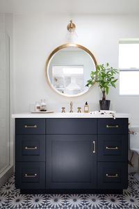 Love the black and gold - would need a very bright room though