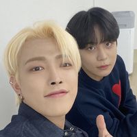 ateez jongjoong icon selca | hongjoong and jongho