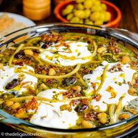 Ash Reshteh (Persian Noodle Soup Recipe) - The Delicious Crescent