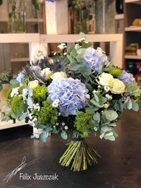 Blues, greens, white palette. Of course in a vase....