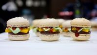 Macaron Burger