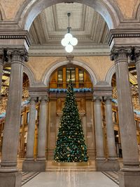 xmas tree, christmas in rome, italy, natale, albero di natale, aesthetic, galleria alberto sordi, roma, christmas, xmas