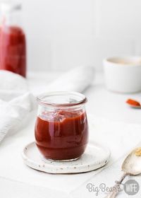 Homemade Brown Sugar BBQ Sauce - a sweet homemade bbq sauce that is perfect for ribs and burgers but also great for dipping fries and onion rings!