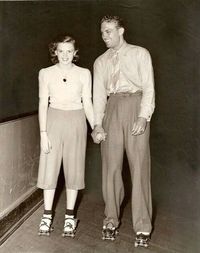 Judy Garland photographed on a date with Robert Stack C. 1941. #judygarland #robertstack #1941