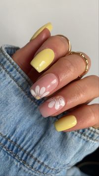 Brighten up your day with these stunning yellow nail designs! These trendy light yellow ideas provide the perfect inspiration for any spring and summer manicure – how can you not love these pale yellow nails with a daisy design?